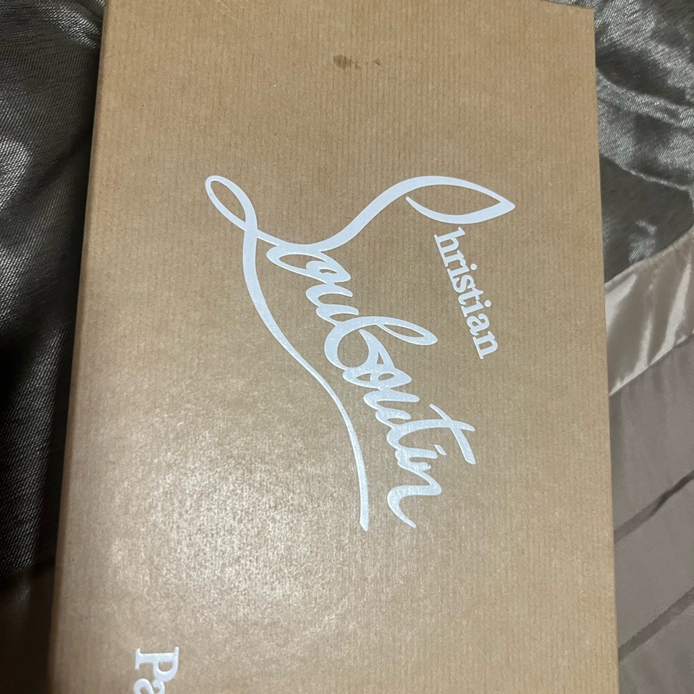 Christian Louboutin Tan Stiletto Heel! like new! Only worn a couple times. - Picture 4 of 6